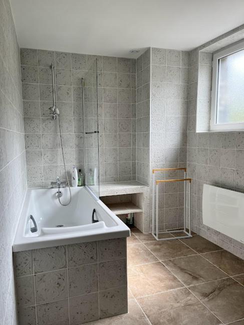 La Tour Cachee Bed & Breakfast Mortain-Bocage Dış mekan fotoğraf